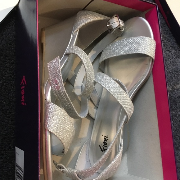 Sandals - Picture 2 of 3